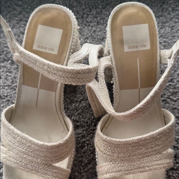 Dolce Vita pearl platform sandals - Picture 2 of 7